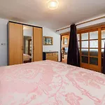Idyllisches Nur 200 Meter Zum Mit Privatparkplatz, Klima, Waschmaschine Appartement *