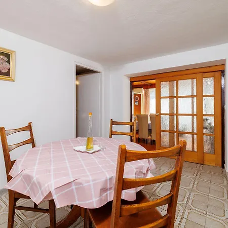 Apartment Idyllisches Nur 200 Meter Zum Mit Privatparkplatz, Klima, Waschmaschine Dramalj
