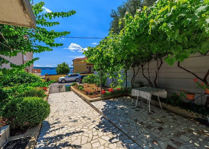 Idyllisches Nur 200 Meter Zum Mit Privatparkplatz, Klima, Waschmaschine Dramalj