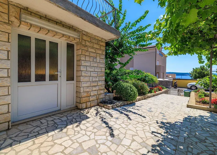 Idyllisches Nur 200 Meter Zum Mit Privatparkplatz, Klima, Waschmaschine Dramalj