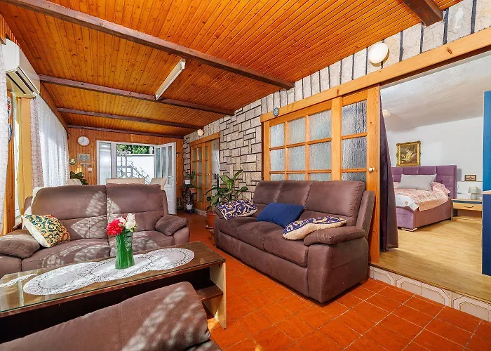Apartment Idyllisches Nur 200 Meter Zum Mit Privatparkplatz, Klima, Waschmaschine
